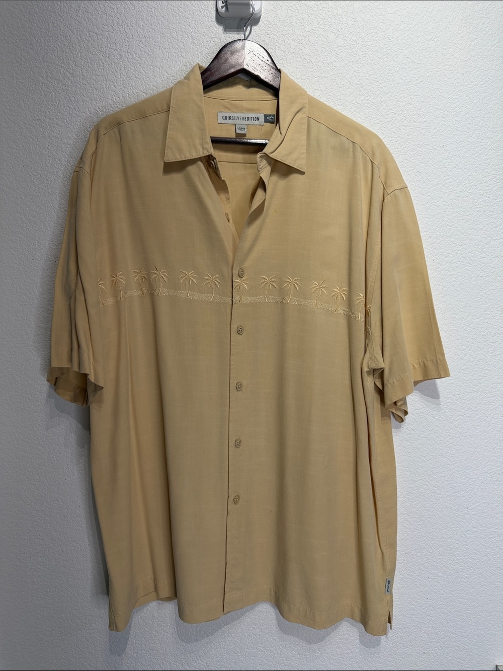 Quicksilver Tan Short-Sleeve Palm Embroidered Button-Down Shirt Large Oversized